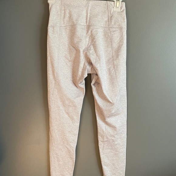 Old Navy Elevate High Waisted Active Leggings - Picture 3 of 4